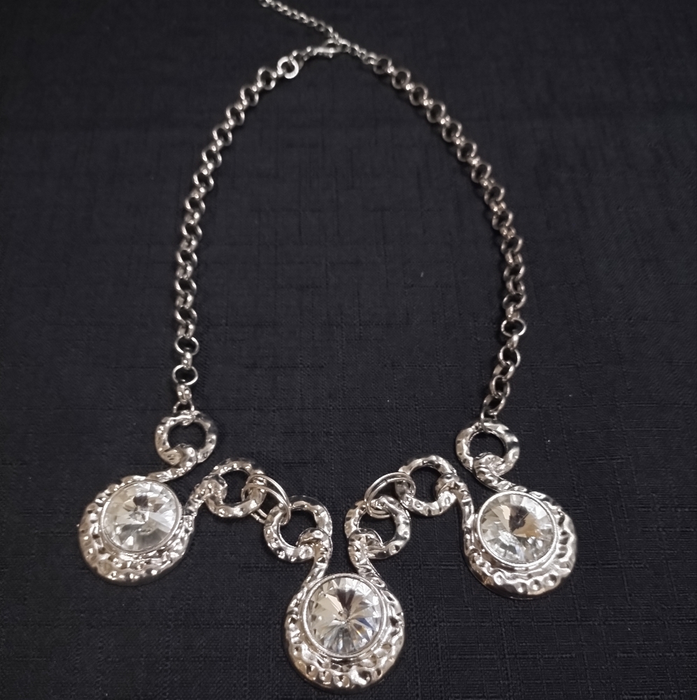Elegant Silver Tone w Rhinestones Drop Chain Necklace